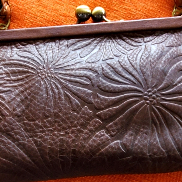 Fossil Brown Floral Embossed Leather Purse Clutch Boho - Picture 3 of 10